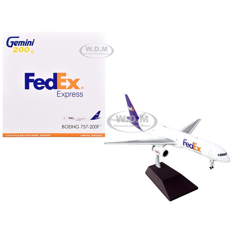 Boeing 757-200F Commercial Aircraft "FedEx (Federal Express)" (N921FD) White with Purple Tail "Gemini 200" Series 1/200 Diecast Model Airplane by GeminiJets