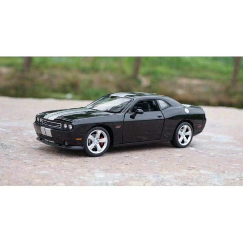 1/24 Welly FX Dodge Challenger (Black) Diecast Car Model