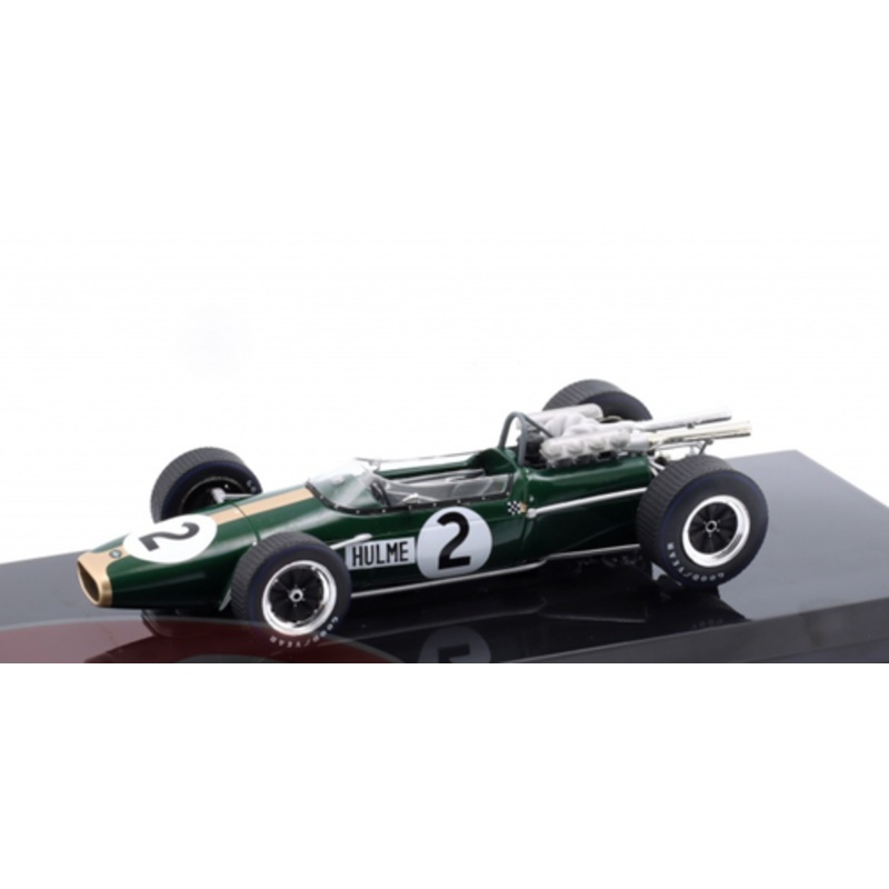 1/24 Premium Collectibles 1967 Formula 1 Denis Hulme Brabham BT24 #2 Formula 1 World Champion Car Model