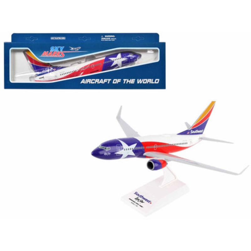 Boeing 737-700 Commercial Aircraft "Southwest Airlines - Lone Star One" (N931WN) Texas Flag Livery (Snap-Fit) 1/130 Plastic Model by Skymarks