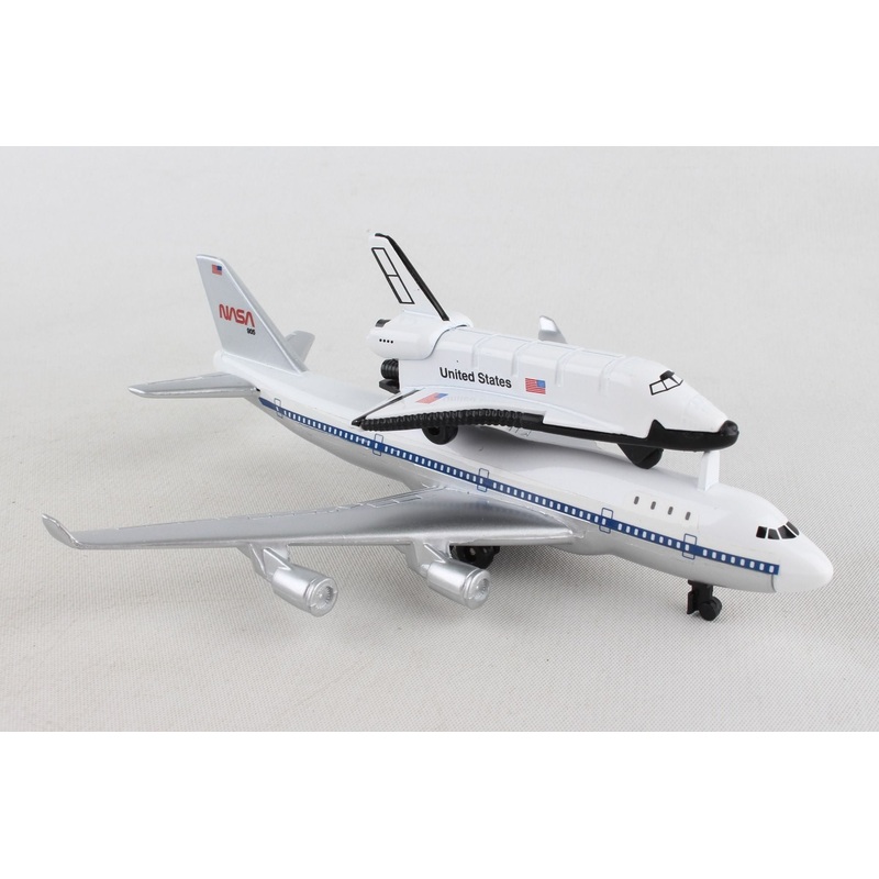 5.75 Inch Boeing 747 Space Shuttle Carrier with Orbiter Diecast Airplane Model by Daron (Single Plane)