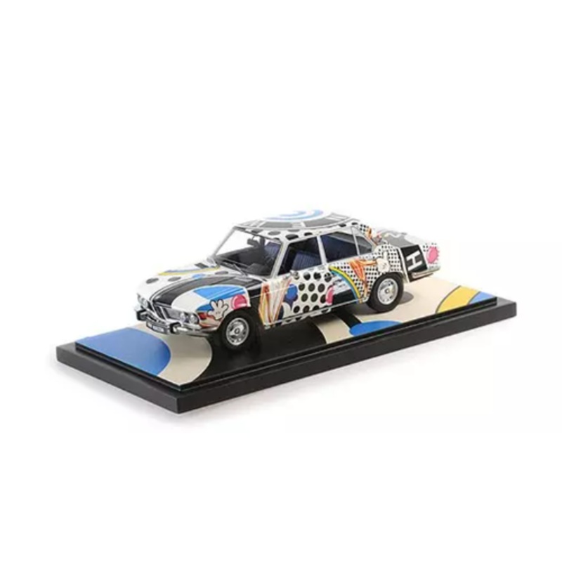 1/18 Minichamps 1969 BMW 2500 (E3) Pink Panther New Horizon Car Model