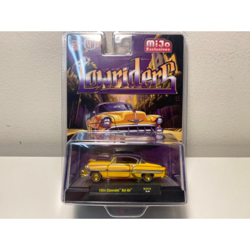 CHASE CAR 1/64 M2 Machines 1954 Chevrolet Bel Air Lowriders Limited Edition (Metallic Yellow) Diecast Car Model