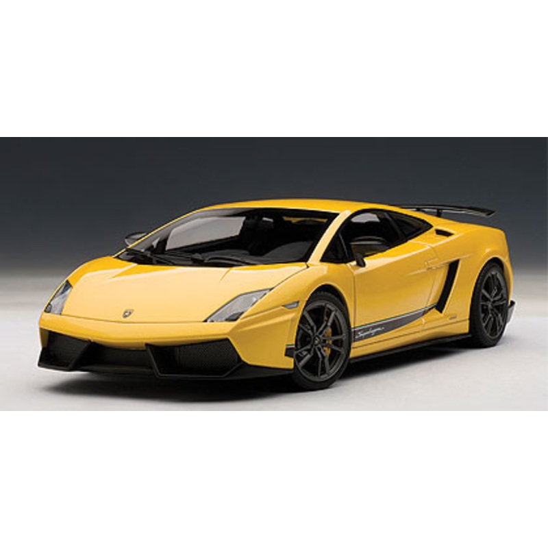 1/18 AUTOart Lamborghini Gallardo LP570-4 Superleggera (Giallo Midas Metallic Yellow) Diecast Car Model