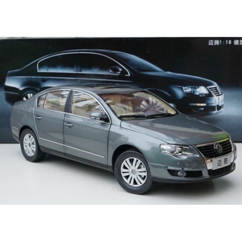 1/18 Dealer Edition B6 and B7 (Typ 3C; 20052015) Volkswagen VW Passat / Magotan (Grey) Diecast Car Model