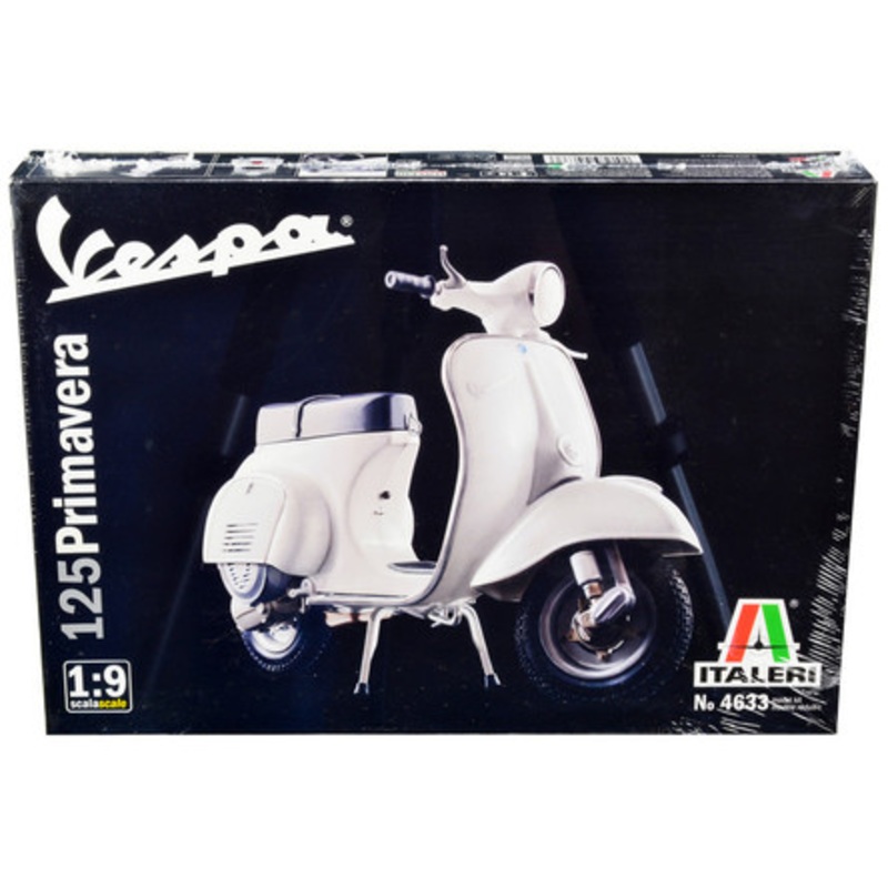 Skill 3 Model Kit Vespa 125 Primavera Scooter 1/9 Scale Model by Italeri