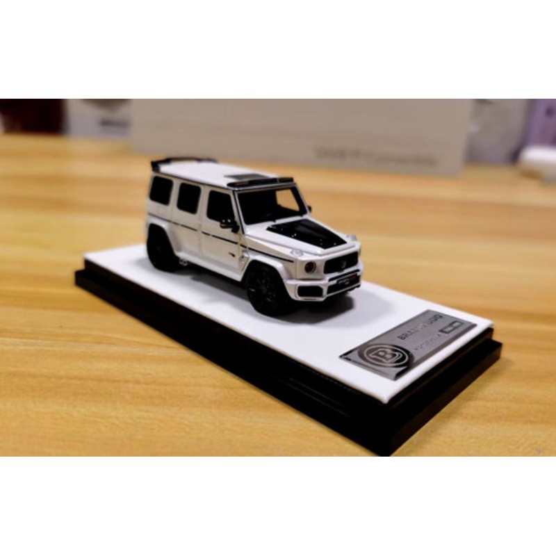 1/64 Motorhelix Mercedes-Benz Mercedes G-Class Brabus 800 (White) Resin Car Model Limited 699 Pieces