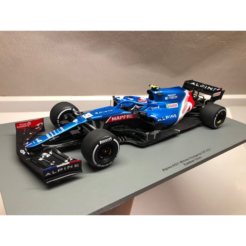 Alpine F1 Team A521 - Esteban Ocon -Winner Hungary GP 2021 w/PITBOARDS - 1:18 - Spark