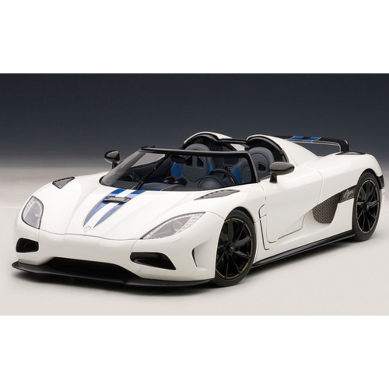 Used Condition 1/18 AUTOart Signature Koenigsegg Agera (White) Car Model