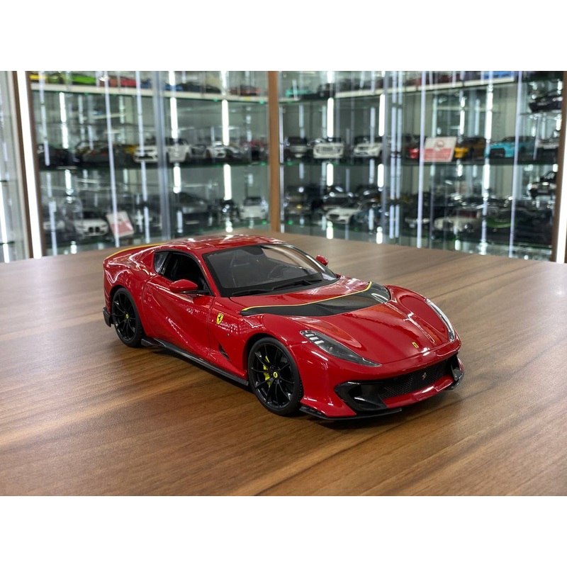 1/18 Metal Diecast Bburago Ferrari Ferrari 812 Competizione in Red