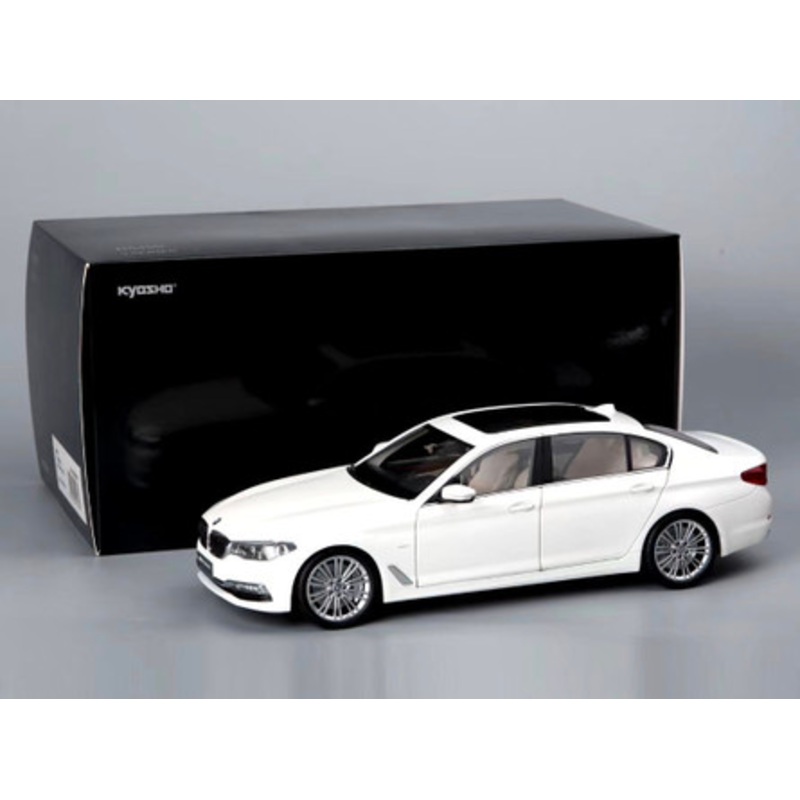 1/18 Kyosho BMW G38 5 Series Li 530i 540i 550i M550i (White) Diecast Car Model