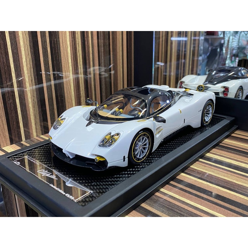 VIP Model Pagani Utopia - 1/18 Resin Model, Pearl White
