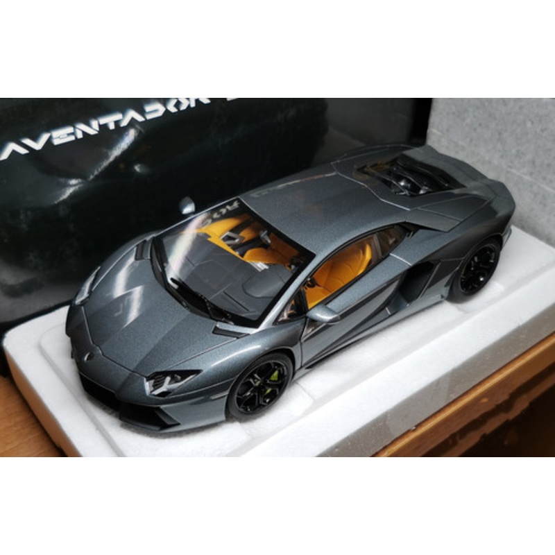 1/18 AUTOart LAMBORGHINI AVENTADOR LP700-4 (Grey) Car Model Custom Painted Wheels & Calipers