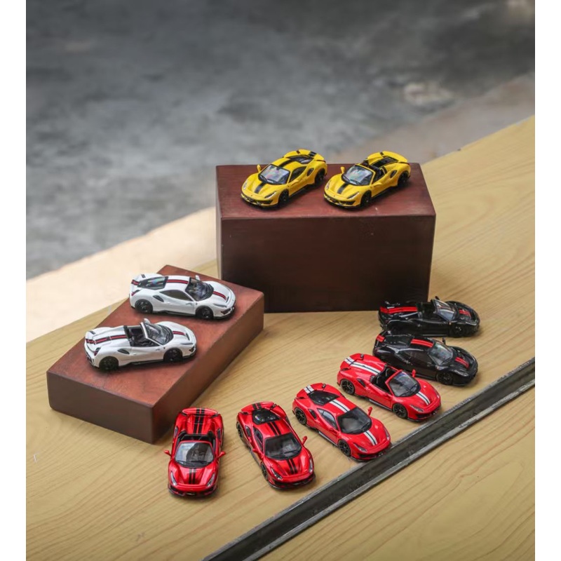 [Preorder] DMH 1:64 Ferrari 488 Pista Novitec Coupe (6 Colours) Red White