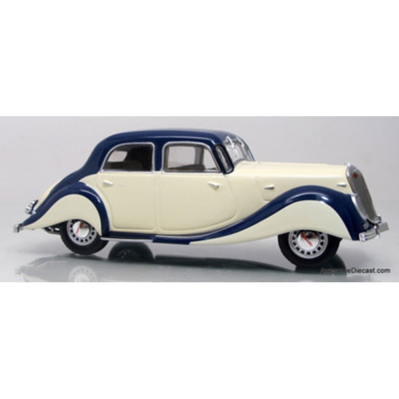 WhiteBox 1:43 Panhard Dynamic