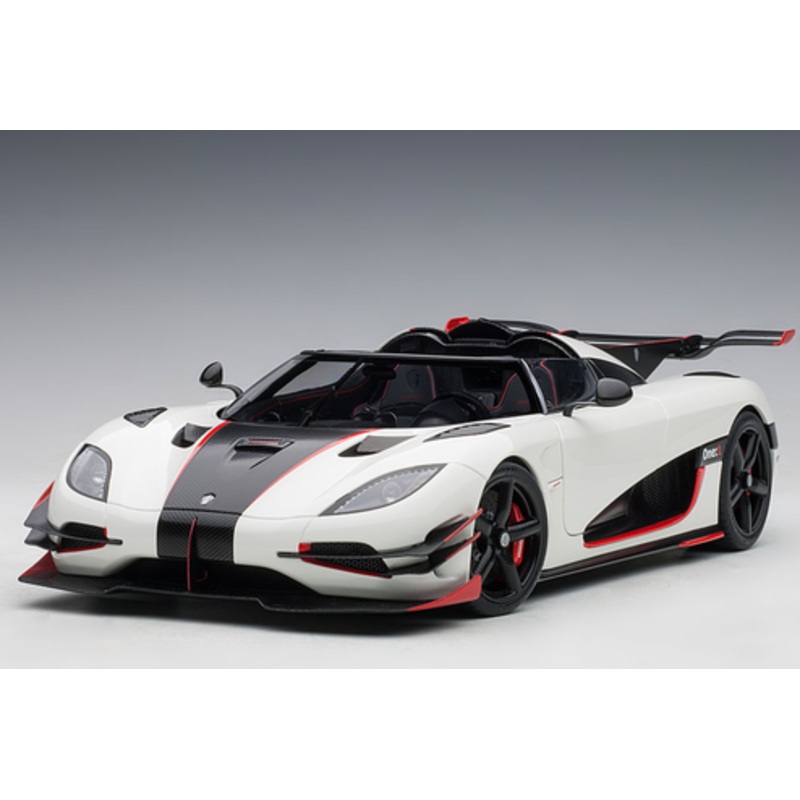 1/18 AUTOart Koenigsegg One:1 (Pebble White with Carbon Black & Red Accents) Car Model