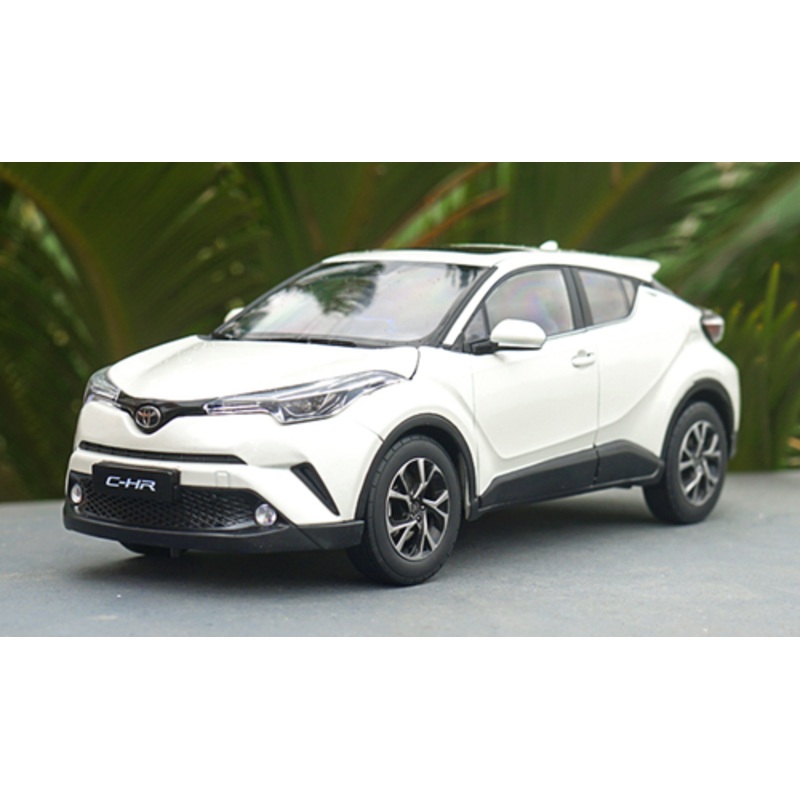 1/18 Dealer Edition Toyota C-HR CHR IZOA (White) Diecast Car Model