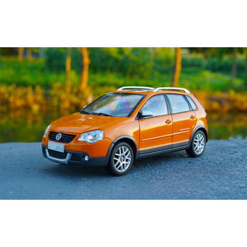 1/18 Dealer Edition Volkswagen VW Cross Polo CrossPolo (Orange) Diecast Car Model