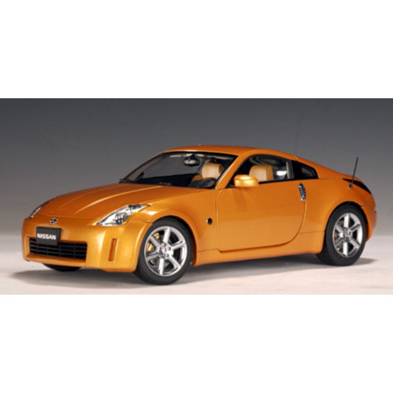 1/18 AUTOart 2002 NISSAN 350Z (SUNSET ORANGE) Diecast Car Model 77312