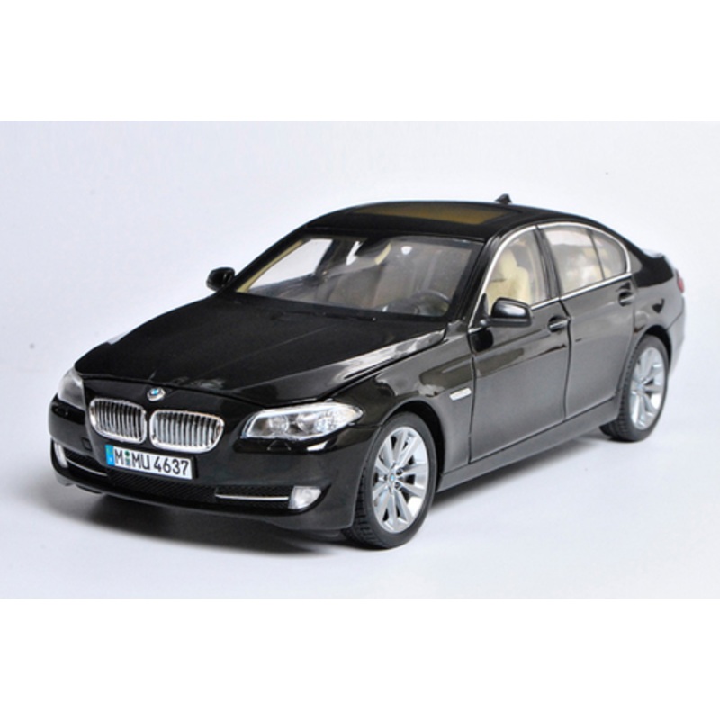 1/18 GT Autos GTAutos BMW F10/F11/F07/F18 (20102016) 5 Series 535i 535Li (Black) Diecast Car Model