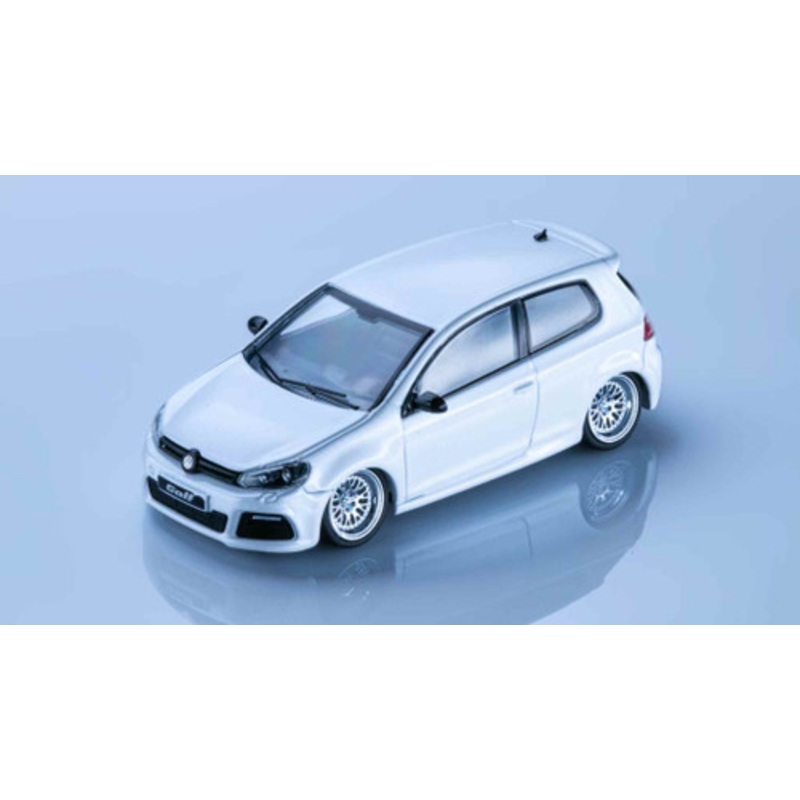 1/64 Maxwell Volkswagen VW MK6 Golf R Lowrider (White) Diecast Car Model