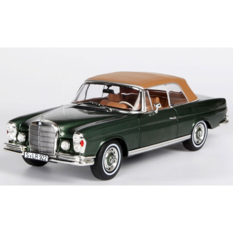 1/18 Norev 1969 Mercedes-Benz Mercedes 280 SE 280SE 3.5 Cabriolet (Green) Diecast Car Model