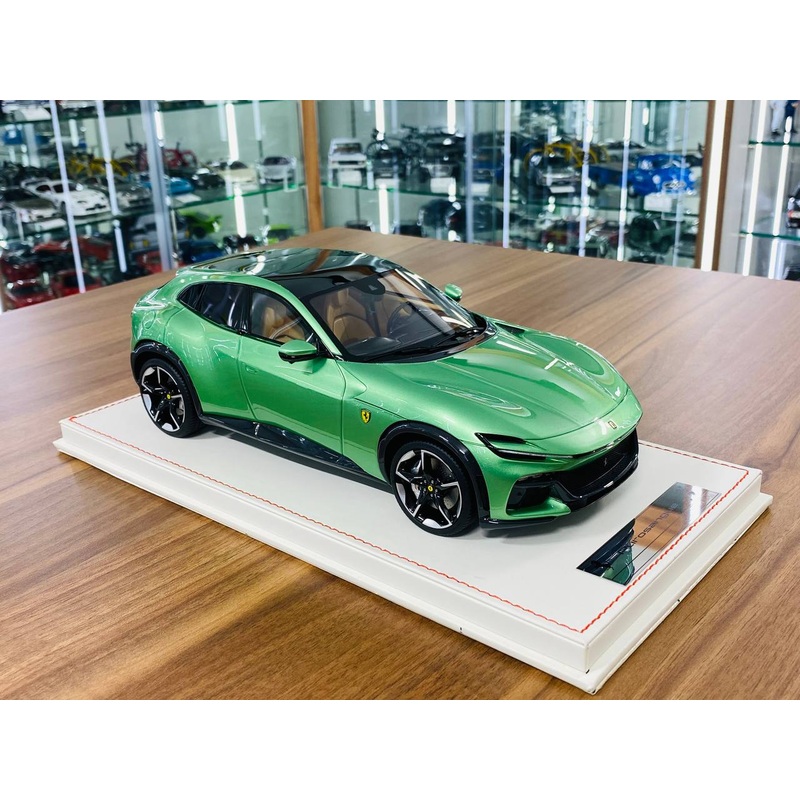 1/18 Resin Model - Runner Ferrari Purosangue in Pearl Green, Limited to 50 Pcs