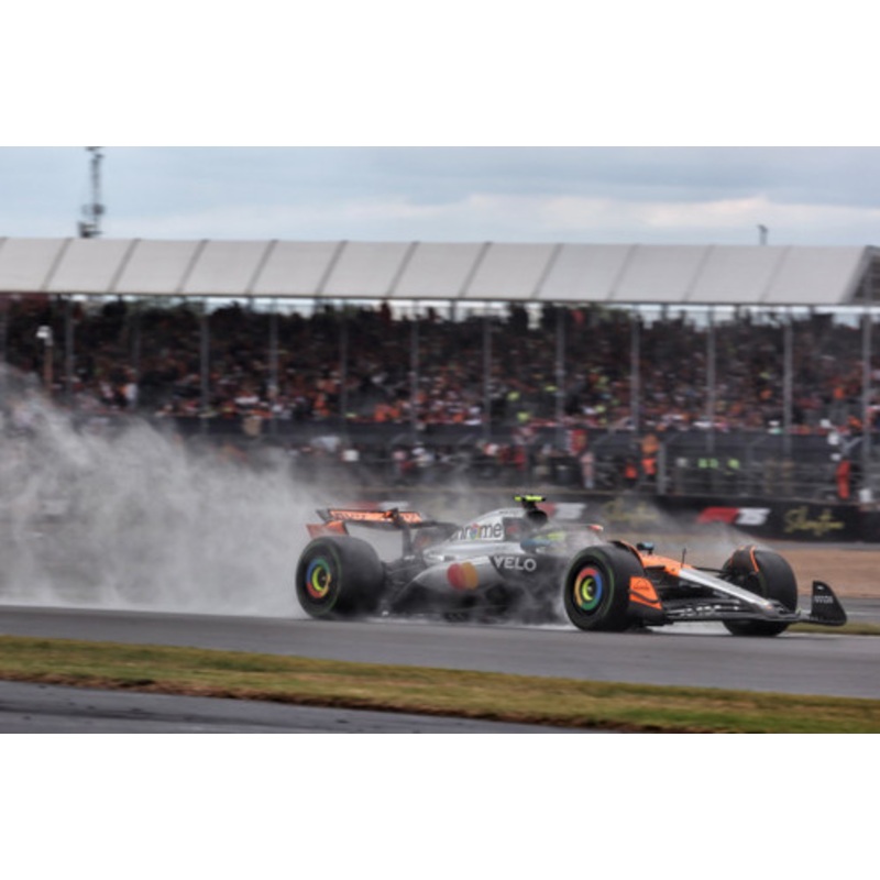 1/43 Minichamps 2025 Formula 1 McLaren F1 Team MCL39 Winner British GP #4 Lando Norris Car Model