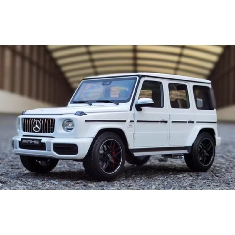 1/18 Minichamps Mercedes-Benz G-Class G63 AMG (White) Diecast Car Model