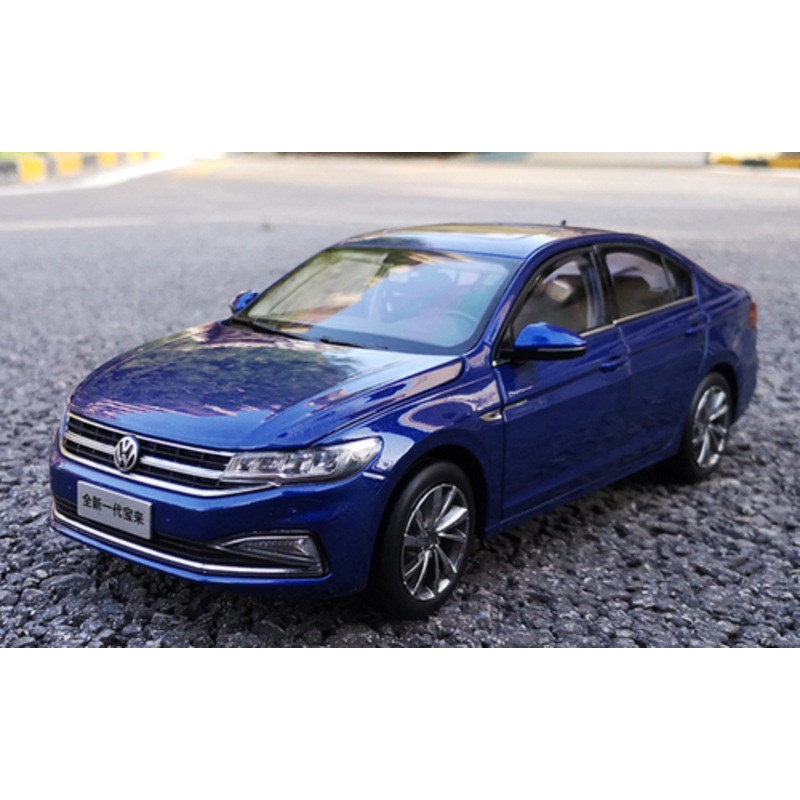 1/18 Dealer Edition 2019 / 2020 Volkwagen VW Bora (Blue) Diecast Car Model