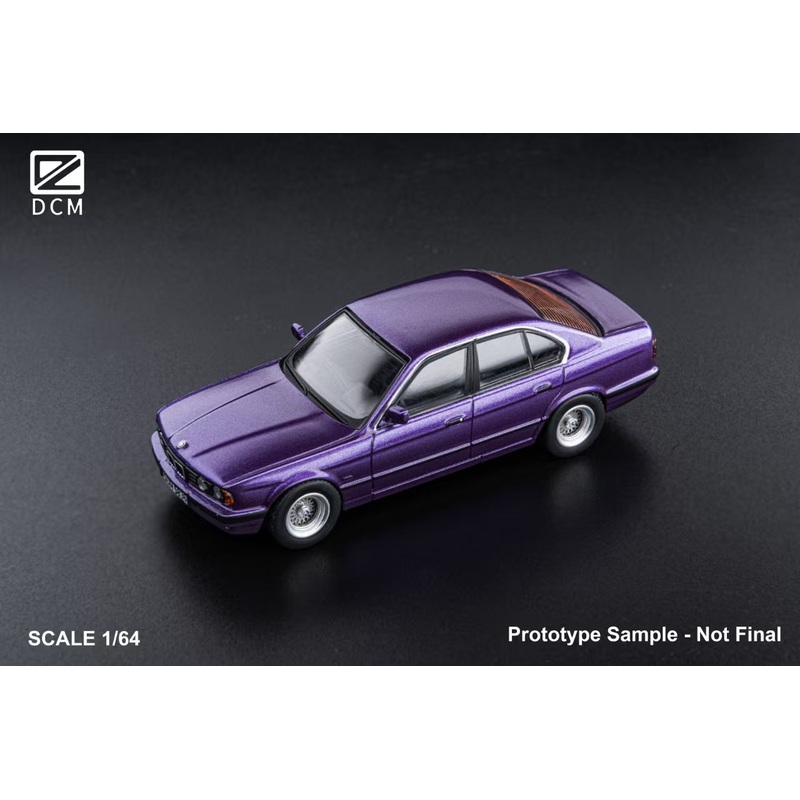 [Preorder] DCM 1:64 BMW E34 5-Series Sedan (3 Colours) Blue