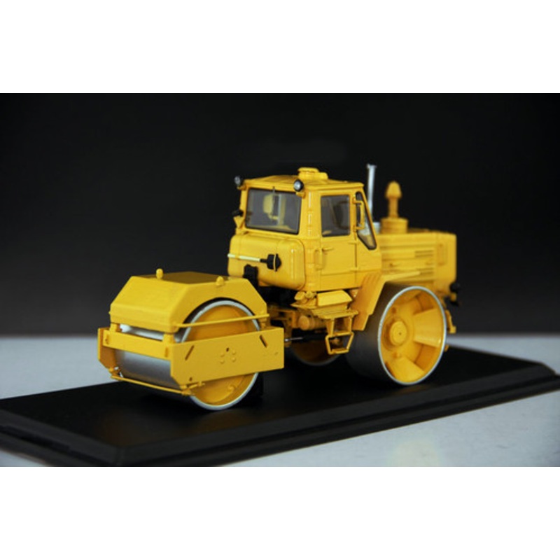 1/43 Traktor SD-802 T-150 Asphaltwalz Roller SSM USSR UdSSR russian DDR Tractor Diecast Model
