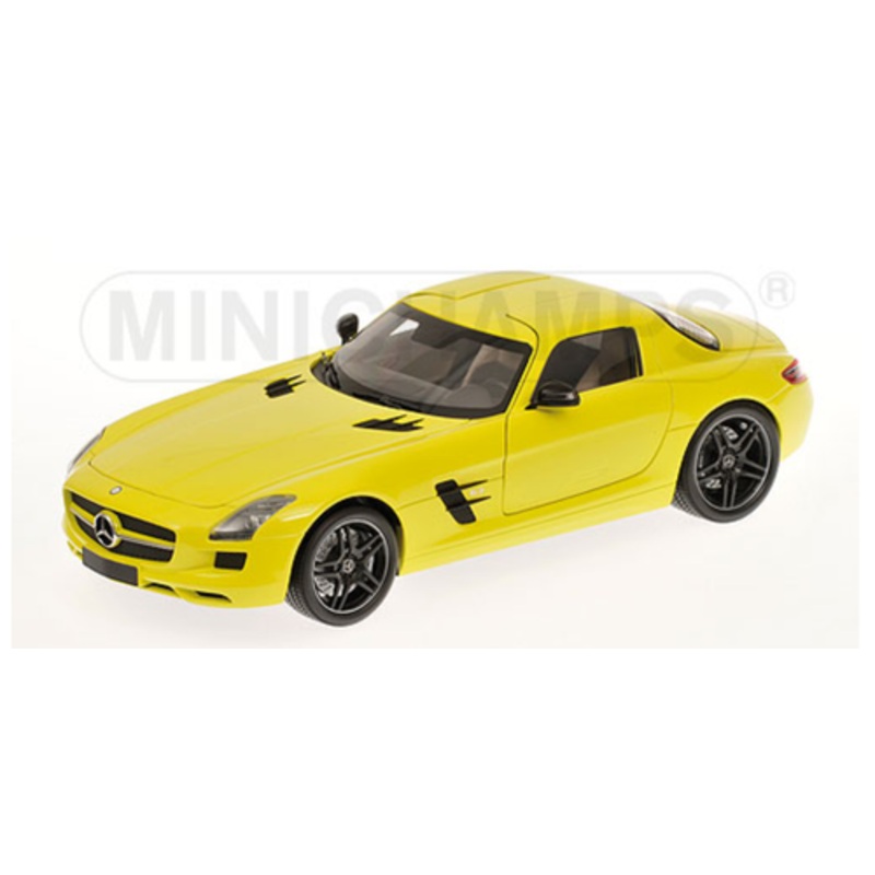 1/18 Minichamps 2010 Mercedes-Benz SLS AMG (yellow) Diecast Car Model