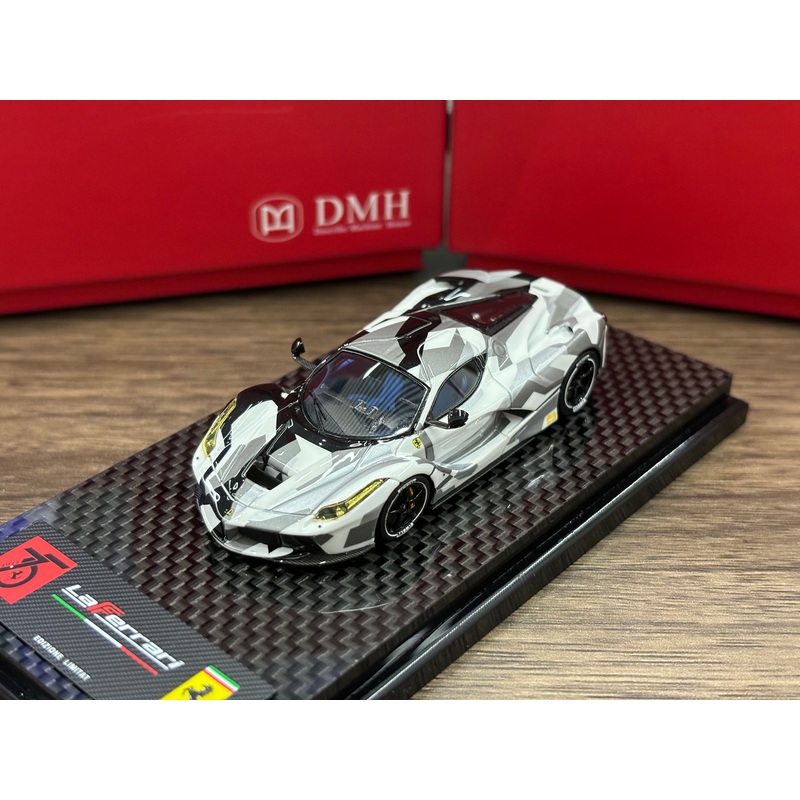 DMH 1:64 La Ferrari Camouflage Livery
