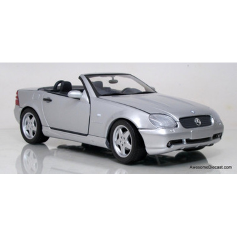 UT Models 1:18 Mercedes-Benz SLK AMG 230