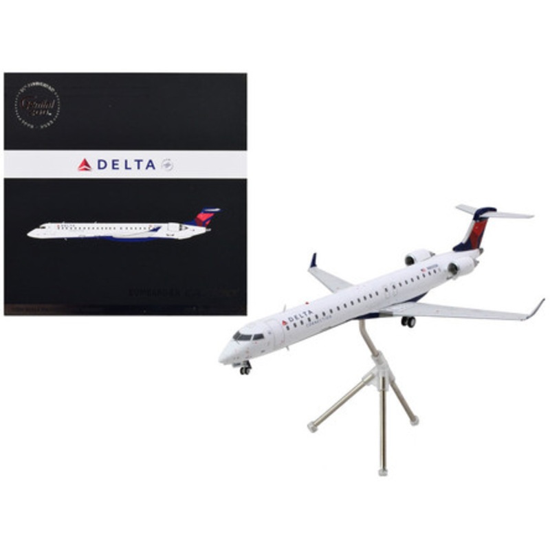 Bombardier CRJ900 Commercial Aircraft "Delta Air Lines - Delta Connection" (N800SK) White with Blue and Red Tail "Gemini 200" Series 1/200 Diecast Model Airplane by GeminiJets