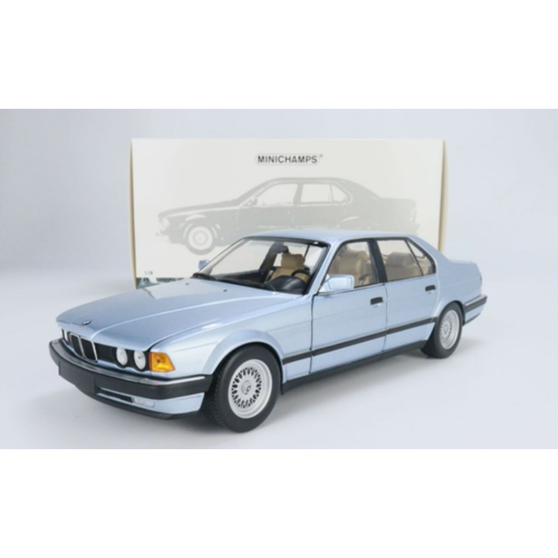1/18 Minichamps 1986 BMW 730i (E32) (Light Blue Metallic) Diecast Car Model