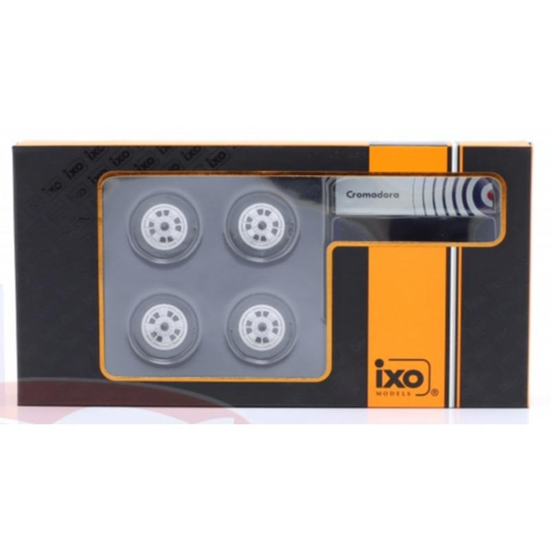 1/18 Ixo Tires and rims Set (4 pieces) Cromodora with Stand