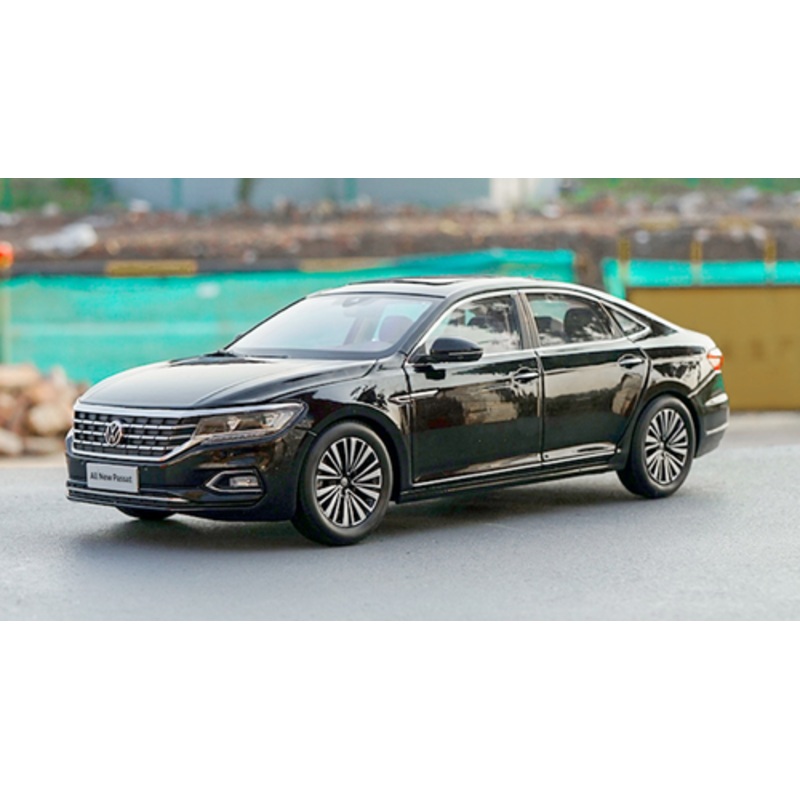 1/18 Dealer Edition All New 2018 Volkswagen VW Passat (Black) Diecast Car Model